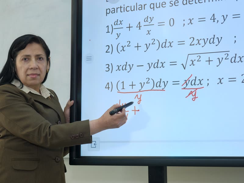 Educación Ciencias Matemáticas e Informática - UNCP